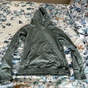 Lululemon teal scuba pullover - size 6